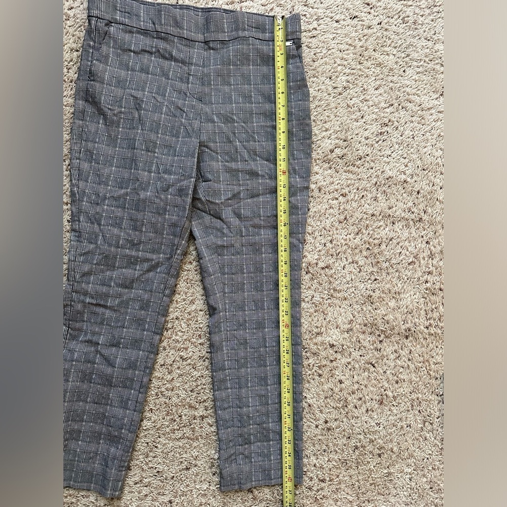 Jones New York Signature Plaid Skinny Pants Womens Size 10 Black White Gray - Picture 3 of 6